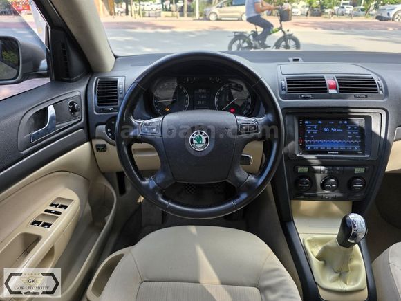 SKODA OCTAVİA 1.6 ELEGANCE 102 BG DEĞİŞENSİZ TERTEMİZ