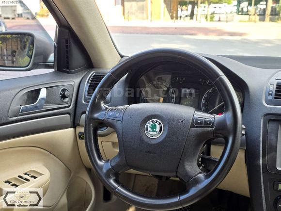 SKODA OCTAVİA 1.6 ELEGANCE 102 BG DEĞİŞENSİZ TERTEMİZ