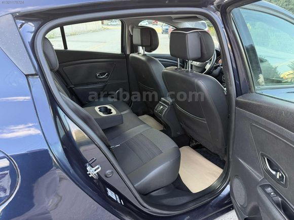 2013 MEGANE OTOMATİK DEĞİŞENSİZ EKONOMİK AİLE ARACI