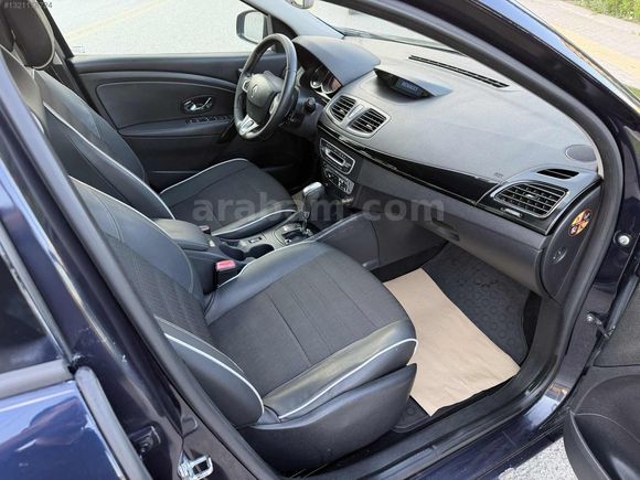 2013 MEGANE OTOMATİK DEĞİŞENSİZ EKONOMİK AİLE ARACI