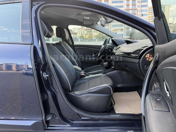 2013 MEGANE OTOMATİK DEĞİŞENSİZ EKONOMİK AİLE ARACI