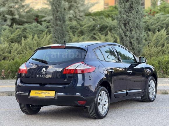 2013 MEGANE OTOMATİK DEĞİŞENSİZ EKONOMİK AİLE ARACI