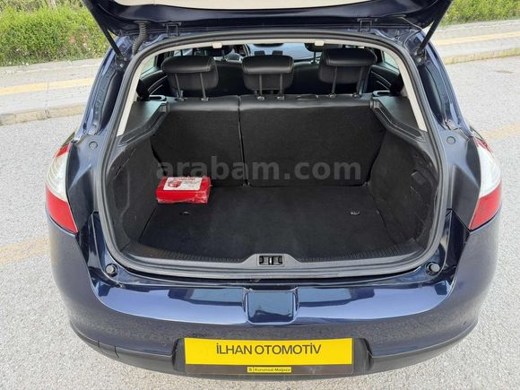 2013 MEGANE OTOMATİK DEĞİŞENSİZ EKONOMİK AİLE ARACI