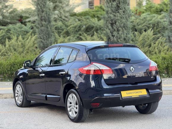 2013 MEGANE OTOMATİK DEĞİŞENSİZ EKONOMİK AİLE ARACI