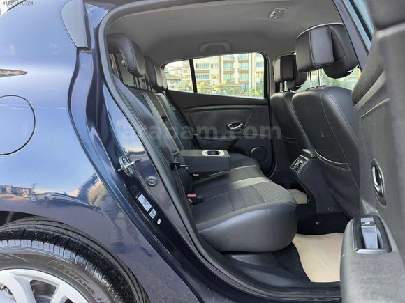2013 MEGANE OTOMATİK DEĞİŞENSİZ EKONOMİK AİLE ARACI