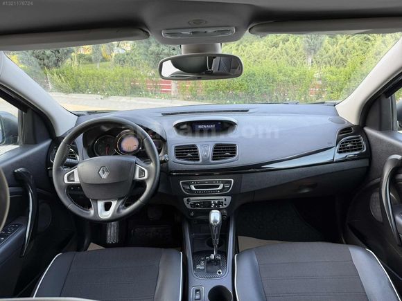 2013 MEGANE OTOMATİK DEĞİŞENSİZ EKONOMİK AİLE ARACI