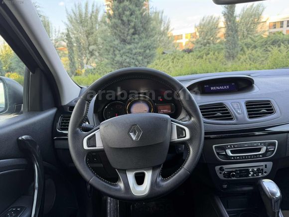 2013 MEGANE OTOMATİK DEĞİŞENSİZ EKONOMİK AİLE ARACI