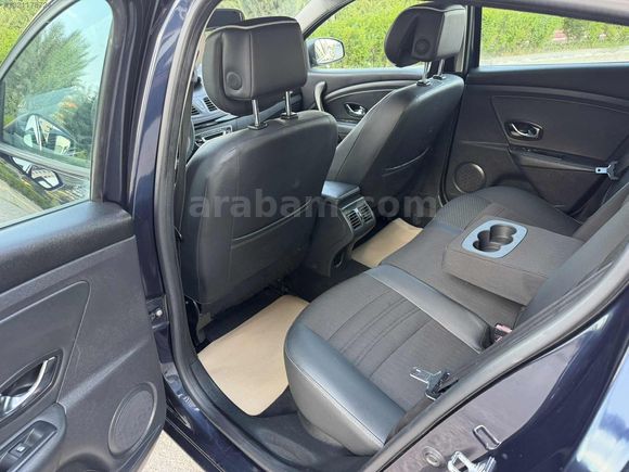 2013 MEGANE OTOMATİK DEĞİŞENSİZ EKONOMİK AİLE ARACI