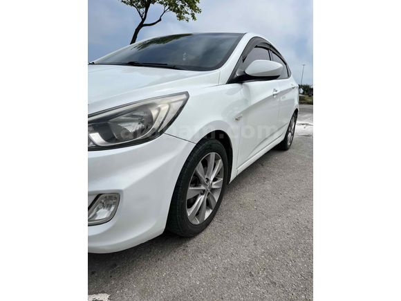 Sahibinden Hyundai Accent Blue 1.6 CRDI Mode Plus 2015 Model 