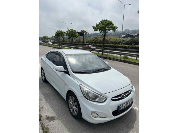 Sahibinden Hyundai Accent Blue 1.6 CRDI Mode Plus 2015 Model 