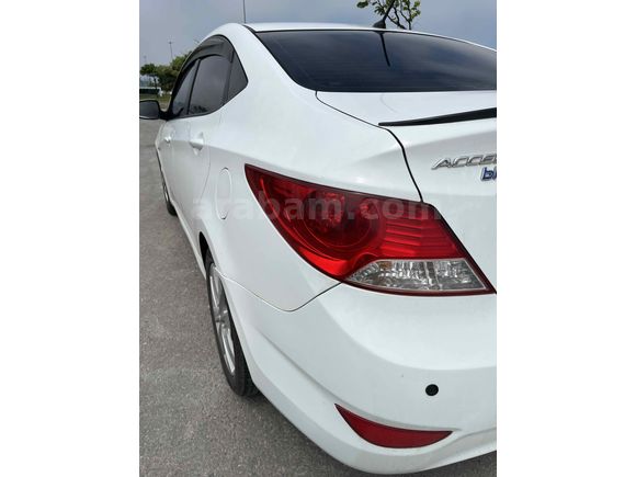 Sahibinden Hyundai Accent Blue 1.6 CRDI Mode Plus 2015 Model 