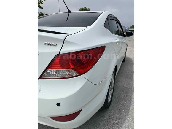 Sahibinden Hyundai Accent Blue 1.6 CRDI Mode Plus 2015 Model 