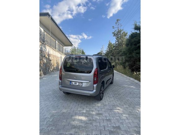 HATASIZ BOYASIZ DÜŞÜK KM SERVİS BAKIMLI COMBO ULTIMATE 1.5D AT8