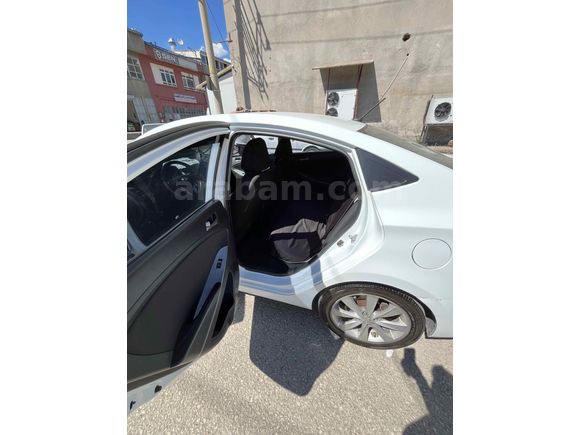 Sahibinden Hyundai Accent Blue 1.6 CRDI Mode Plus 2015 Model 