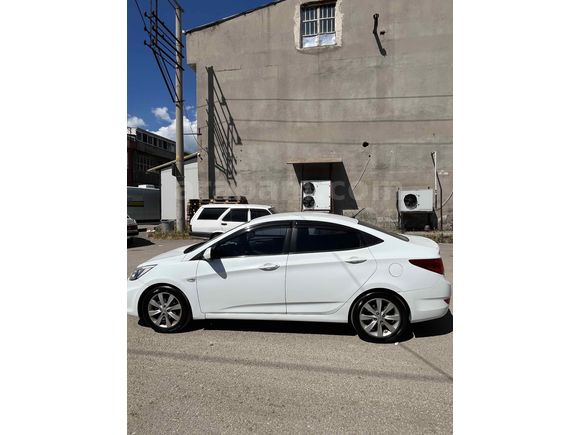 Sahibinden Hyundai Accent Blue 1.6 CRDI Mode Plus 2015 Model 