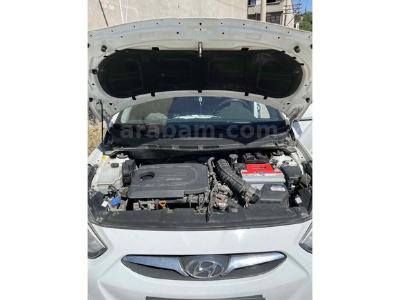 Sahibinden Hyundai Accent Blue 1.6 CRDI Mode Plus 2015 Model 