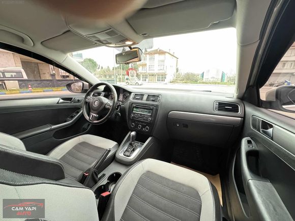 CAM YAPI AUTODAN BAKIMLI ÖZEL RENK AİLE ARACI