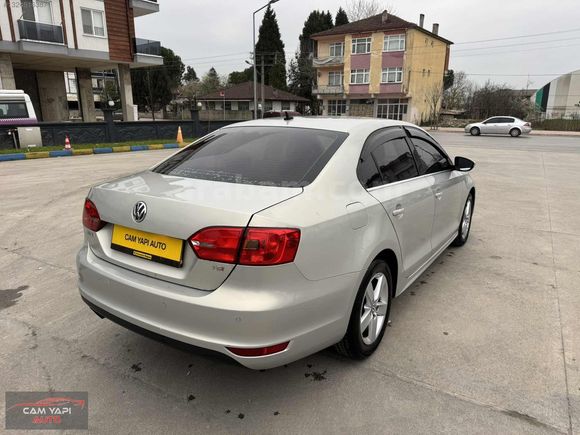CAM YAPI AUTODAN BAKIMLI ÖZEL RENK AİLE ARACI