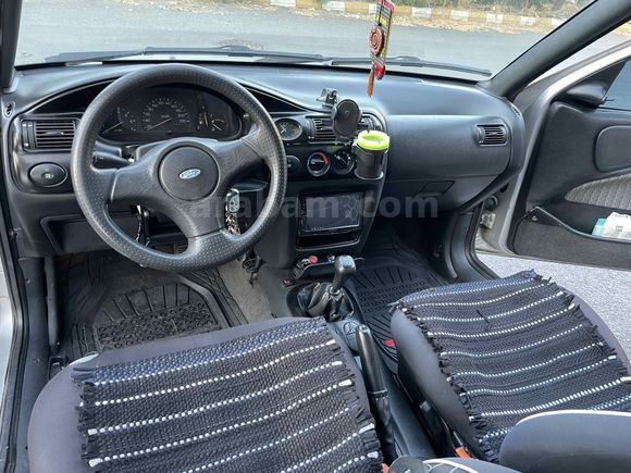 Sahibinden Ford Escort 1.6 CLX 1995 Model 