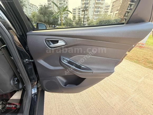 ARAF MOTORS GÜVENCESİYLE2015 FORD FOCUS 1.5 TDCi TITANIUM