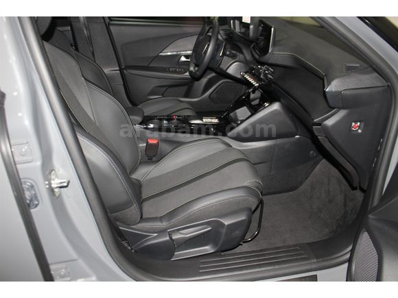 2025 PEUGEOT 2008 1.2 PURETECH GT EAT8 