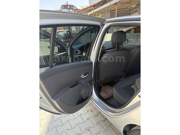 Sahibinden Renault Clio 1.5 dCi Expression 2010 Model  182.000 km Gri