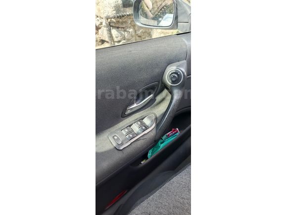 Sahibinden Renault Laguna 1.6 Expression 2008 Model İstanbul 94.000 km Yeşil