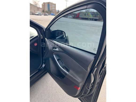 Sahibinden Ford Focus 1.6 TDCi Titanium 2013 Model  272.000 km Siyah
