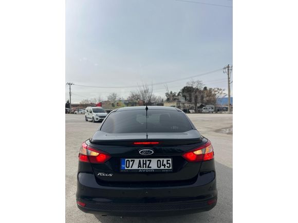 Sahibinden Ford Focus 1.6 TDCi Titanium 2013 Model  272.000 km Siyah