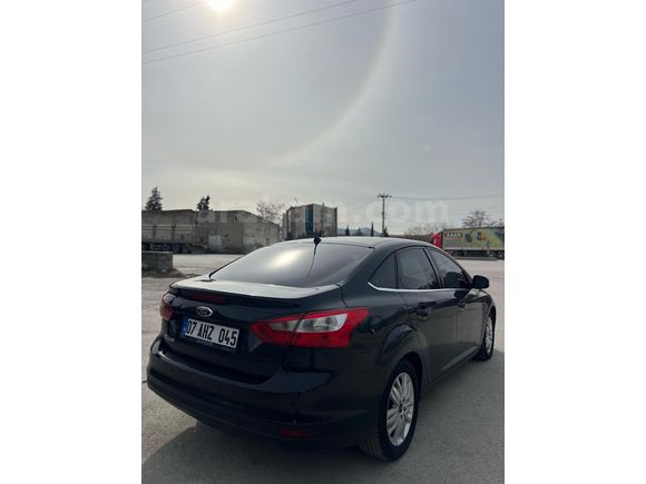 Sahibinden Ford Focus 1.6 TDCi Titanium 2013 Model  272.000 km Siyah