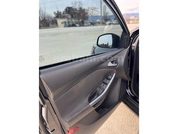 Sahibinden Ford Focus 1.6 TDCi Titanium 2013 Model  272.000 km Siyah