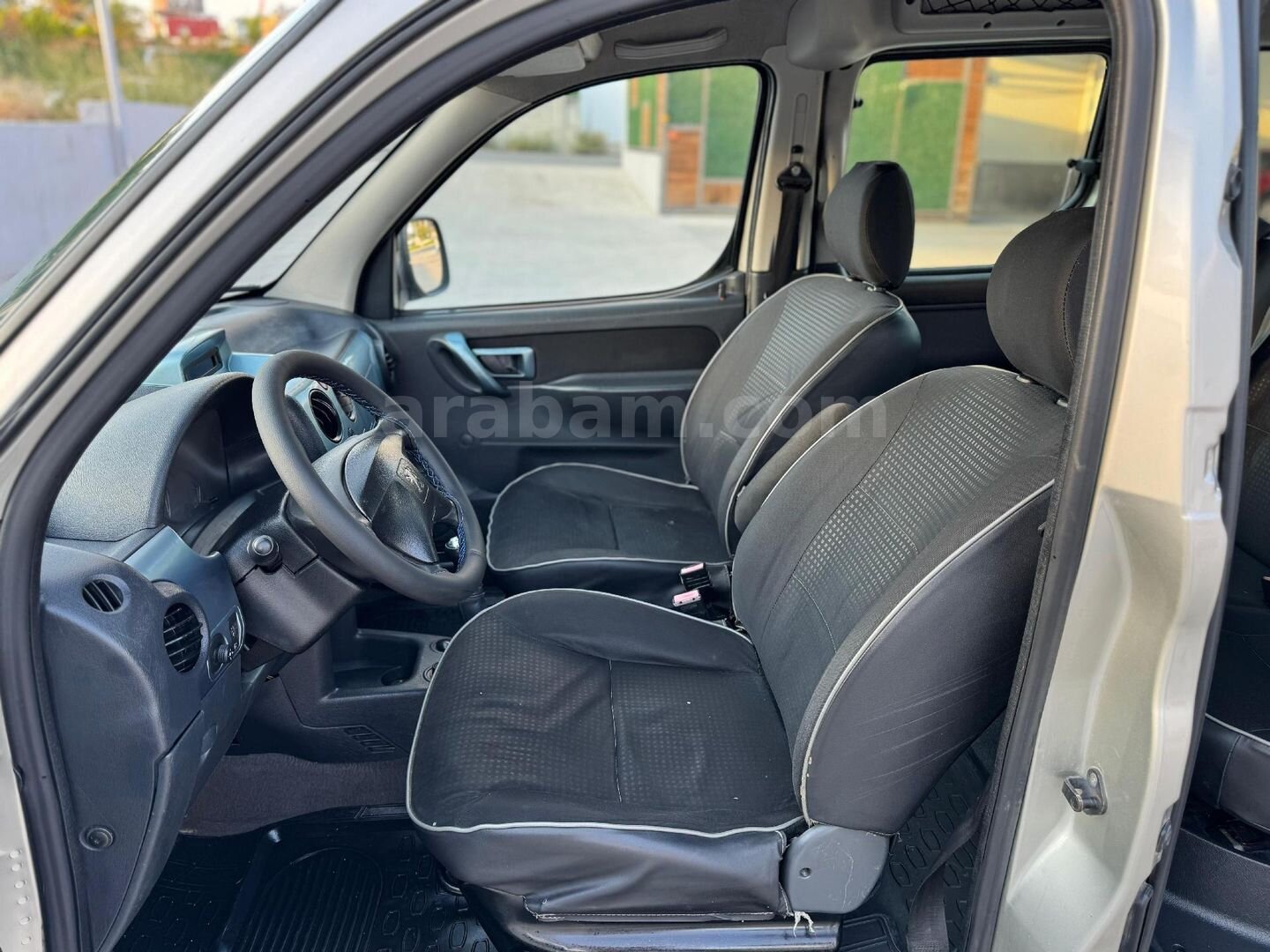 Galeriden Peugeot Partner 2.0 HDI 2006 Model Mersin 300.000 km Gri (Gümüş) 5