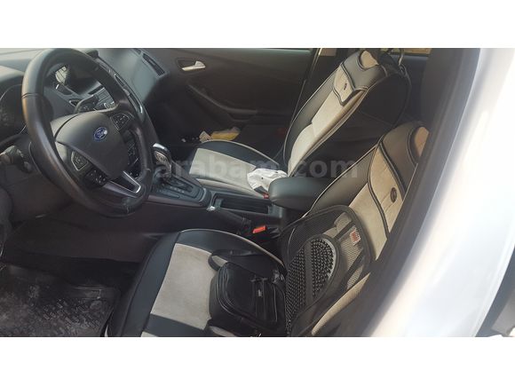 TR'DE TEK, EMEKLİDEN,52 BİNDE İLK SAHİBİNDEN 2015 DİZEL OTOMATİK FOCUS