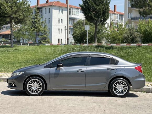 2012 FB7 HONDA CİVİC 130 BİN KM TERTEMİZ
