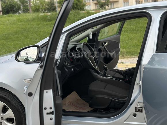 DEĞİŞENSİZ 2017 EDİTİON PLUS 130 KM OPEL ASTRA
