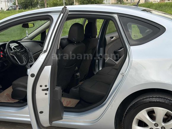 DEĞİŞENSİZ 2017 EDİTİON PLUS 130 KM OPEL ASTRA