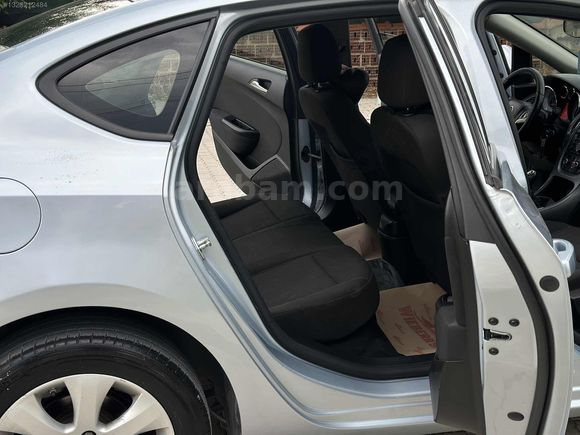 DEĞİŞENSİZ 2017 EDİTİON PLUS 130 KM OPEL ASTRA