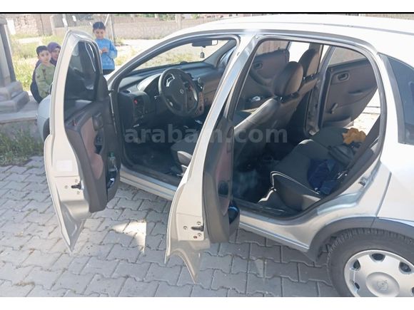 Sahibinden Opel Corsa 1.2 Essentia 2004 Model