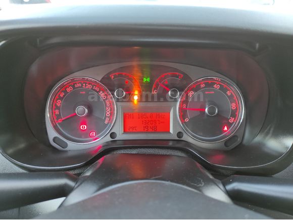 KUMRU OTOMOTİV'DEN 2013 LİNEA 1.3 MULTİJET 95 HP ACTİVE PLUS