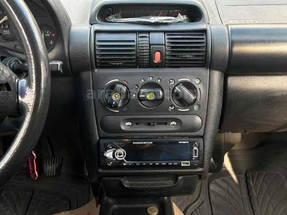 Galeriden Klimali Opel Corsa 1.4 GLS 1998 Model Kütahya
