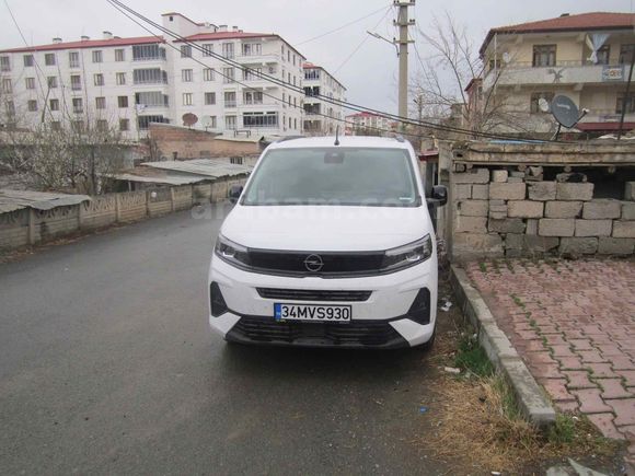 Sahibinden Opel Combo 1.5 CDTI Essential 2025 Model Iğdır