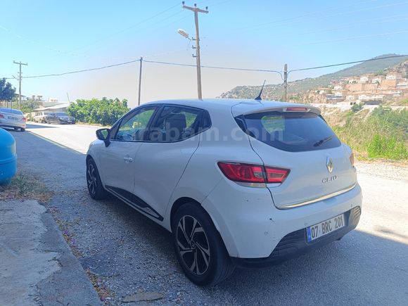 Sahibinden Renault Clio 1.2 Joy 2013 Model  234.000 km Beyaz
