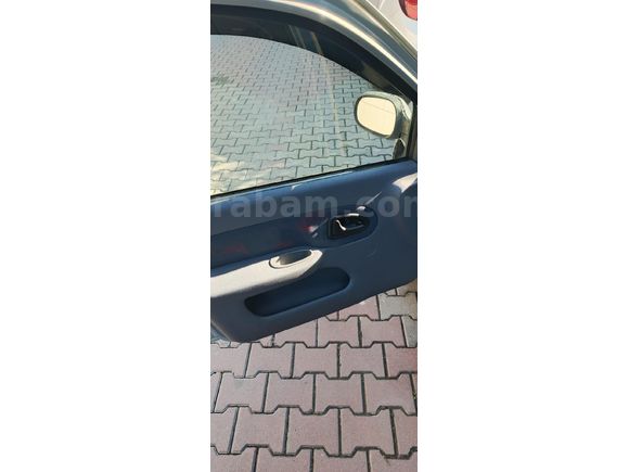 Sahibinden Renault Clio 1.4 RNA 2001 Model