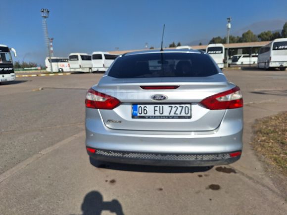 Sahibinden Ford Focus 1.6 Ti-VCT Trend 2012 Model