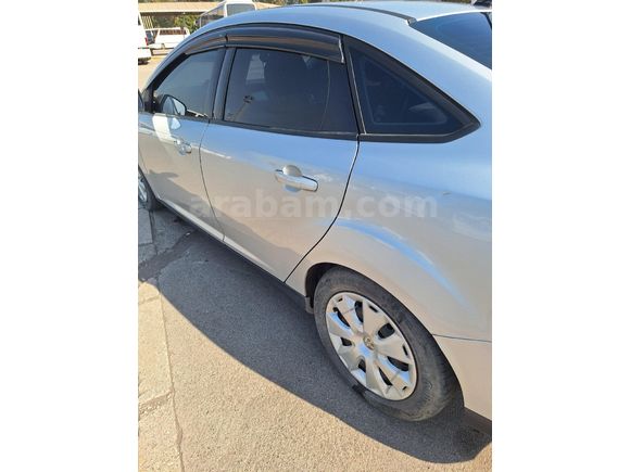 Sahibinden Ford Focus 1.6 Ti-VCT Trend 2012 Model