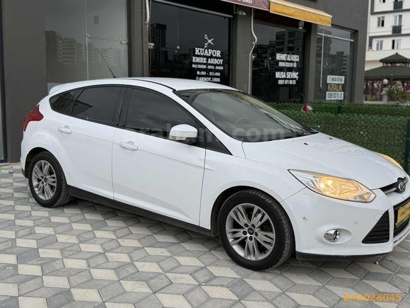 AKINCI AUTO | 2013 FORD FOCUS 1.6TDCİ STYLE PLUS 115HP HATASIZ