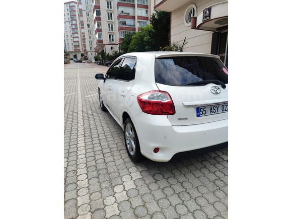 Sahibinden Toyota Auris 1.4 D-4D Comfort Plus 2012 Model
