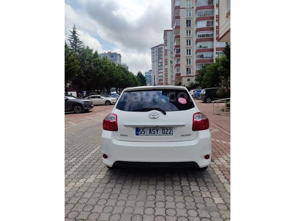 Sahibinden Toyota Auris 1.4 D-4D Comfort Plus 2012 Model