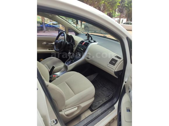 Sahibinden Toyota Auris 1.4 D-4D Comfort Plus 2012 Model