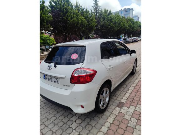 Sahibinden Toyota Auris 1.4 D-4D Comfort Plus 2012 Model